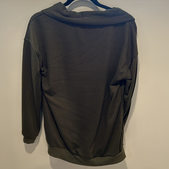 Half zip - Picture 2 of 2